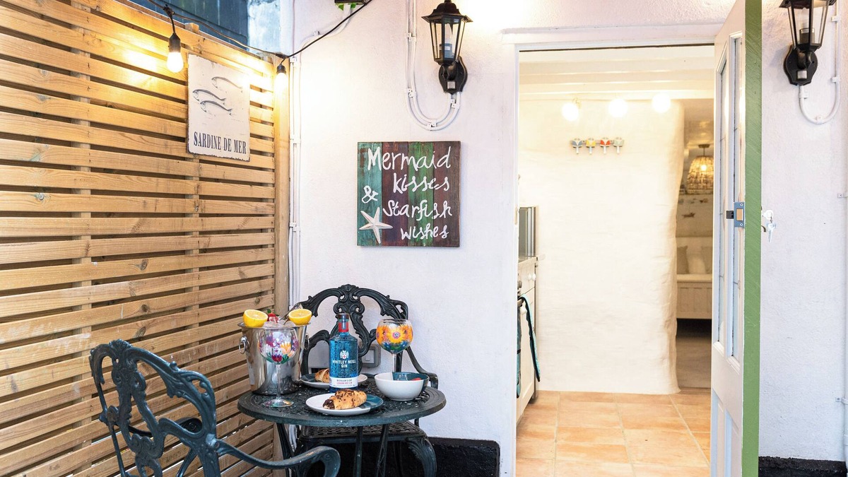 Mevagissey Apartment | Entire Harbourside Lodge and Courtyard, just a few feet from Mevagissey Harbour