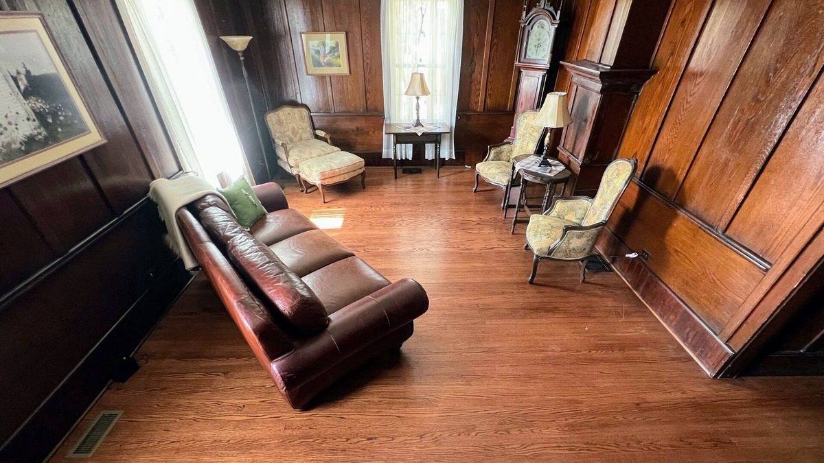 Nickelsville House | Entire Historic Inn 7 bedroom/6 bath Eco-friendly