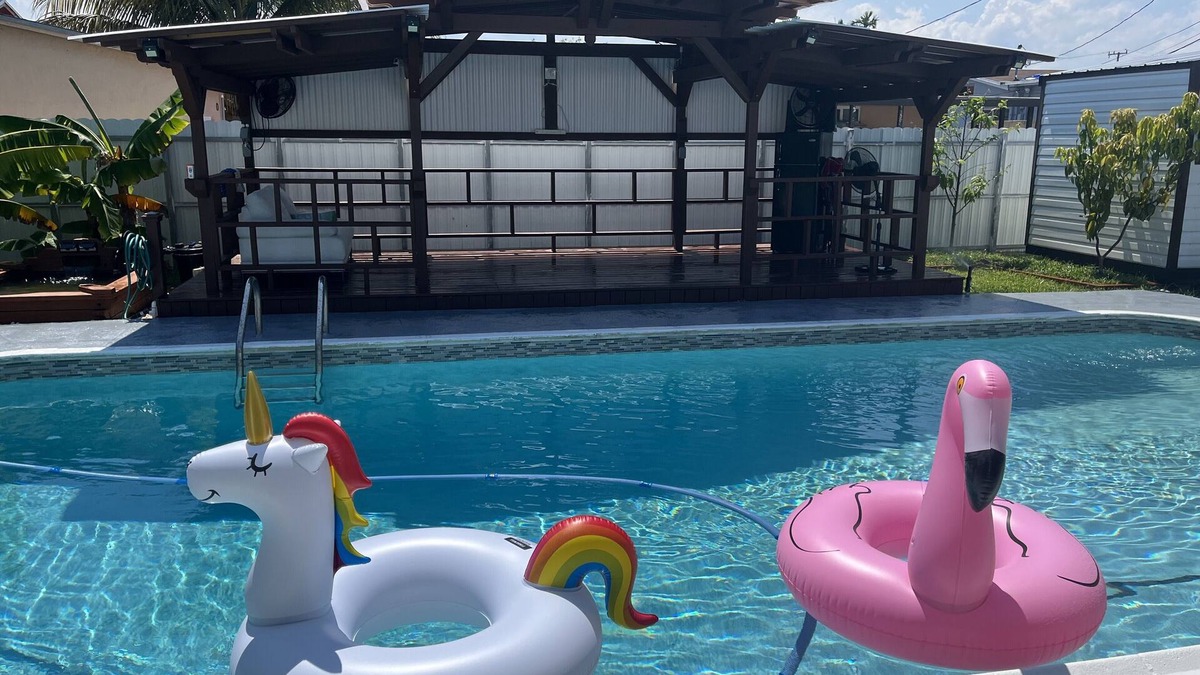 Hialeah House | Entire home 4bdrm 2 bath home W/Pool Miami/Hialeah area