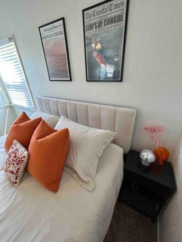 East Side Costa Mesa House | Entire Home by Newport Beach, Disneyland and SNA!