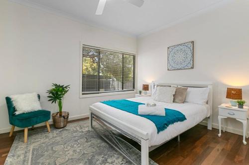 Sturt House | Entire Home in Sturt, Free Parking