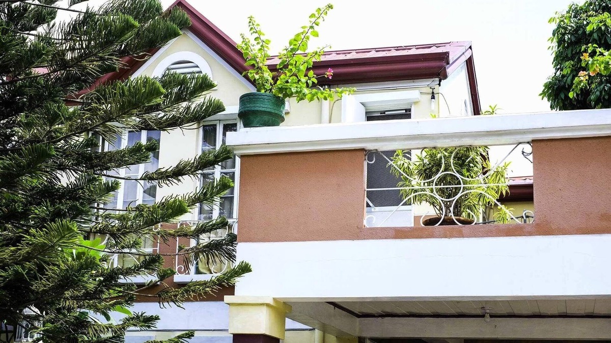 Imus House | Entire Home near SM Molino and Vermosa Ayala