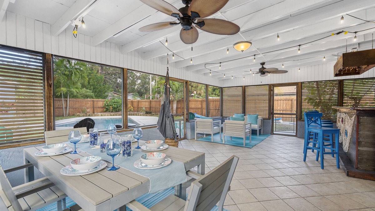 Anona House | ENTIRE Home, POOL, LANAI/PORCH, Private BAR, MINUTES to Beach, FULLY STOCKED!