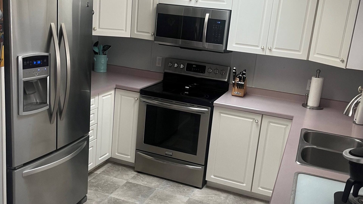Prince George House | Entire home to yourself, 7 minutes to down town! All amenities you would need