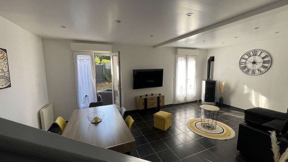 Le Mesnil-Amelot House | Entire house 3 mn from Roissy CDG & 15 mn from PARC DES EXPOSITIONS VILLEPINTE.