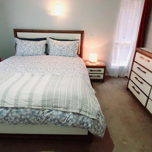 Papatoetoe House | Entire house 4 beds and close to airport public amenities