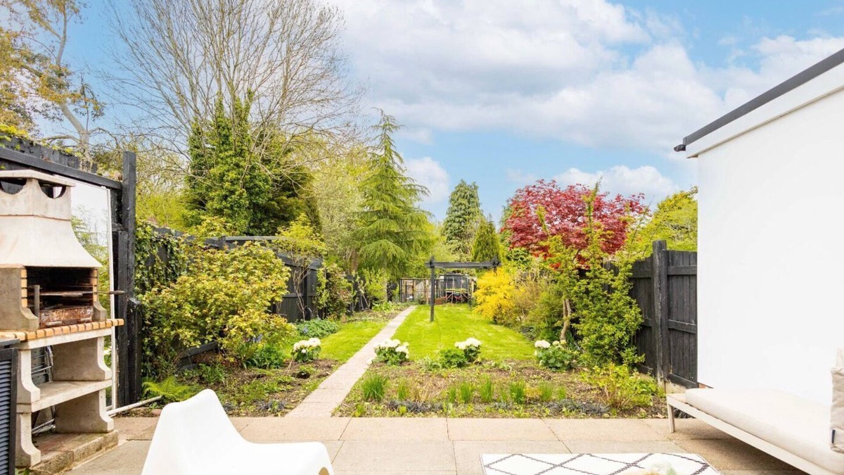 Selly Oak Villa | Entire House 5mins from chocolate factory, University, accessible to city centre
