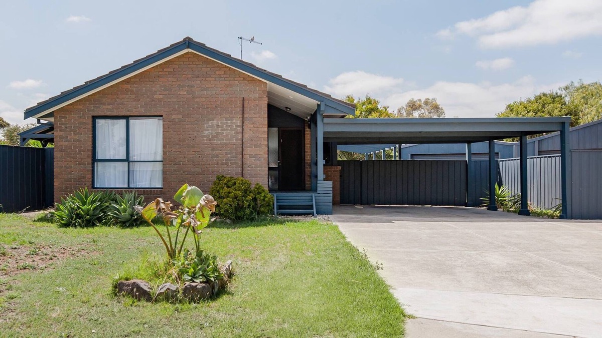 Melton West House | Entire house for your comfortable stay