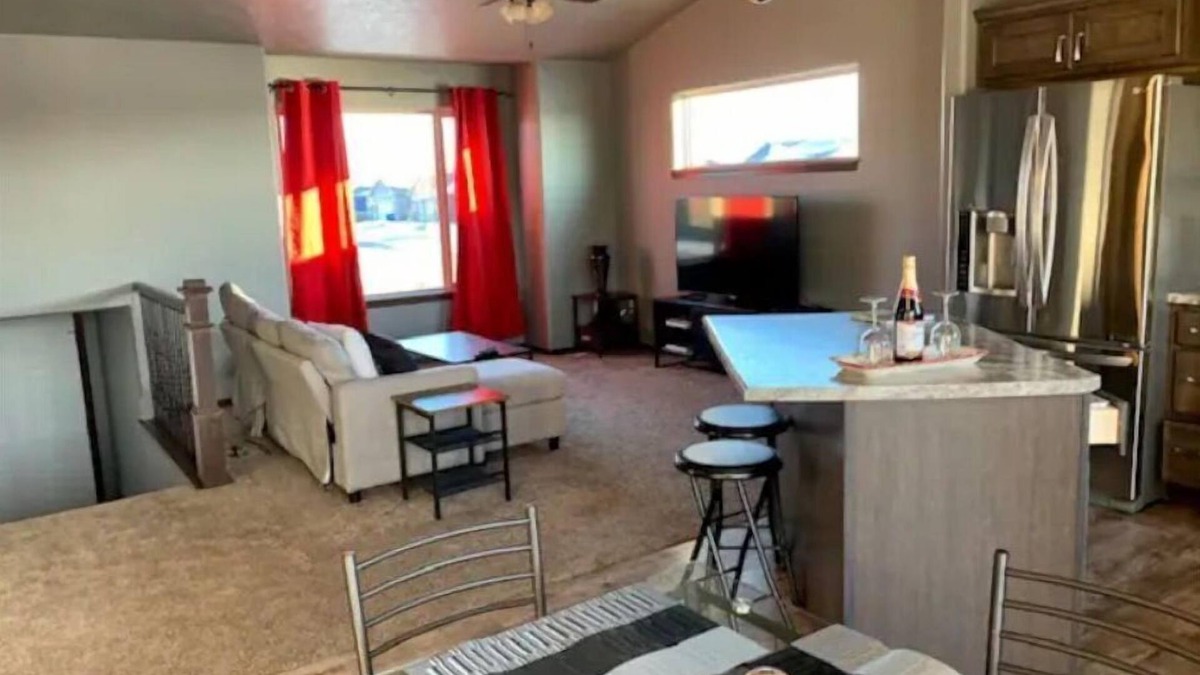 Sioux Falls House | ENTIRE House in Suburbs 10 min from city center
