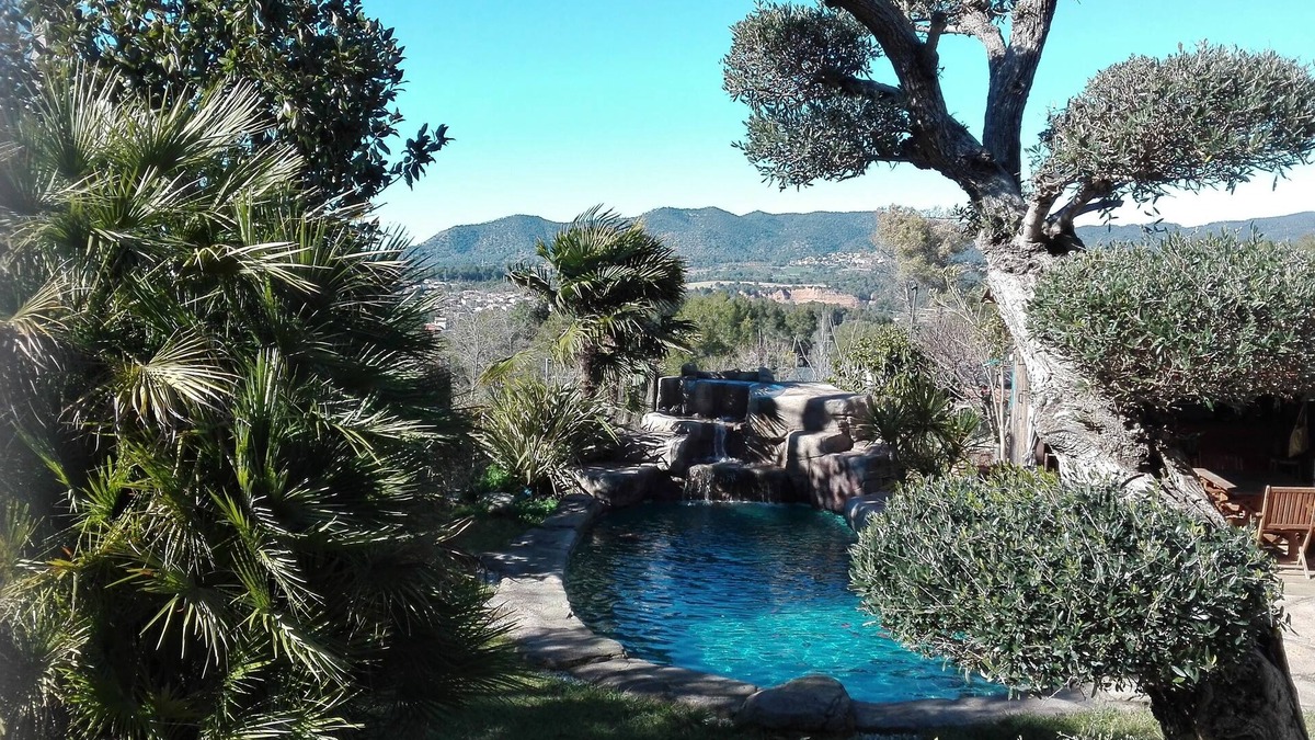 Piera House | Entire house near Barcelona ideal families and groups. Guaranteed fun.