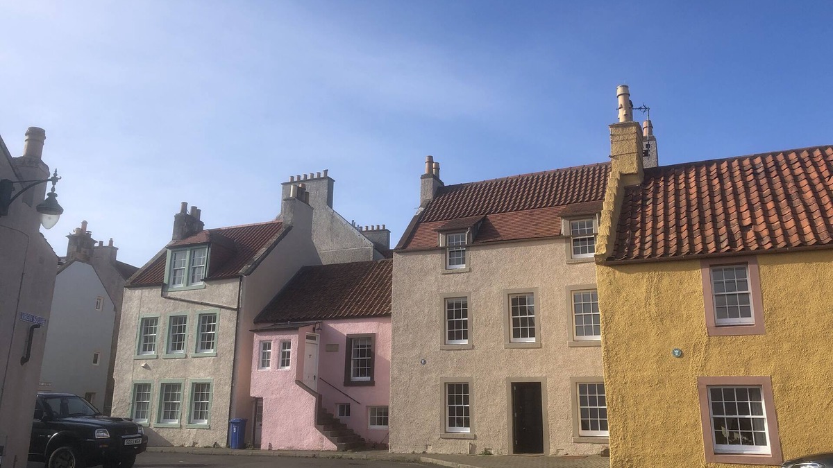 St Monans House | Entire House overlooking St Monans harbour.