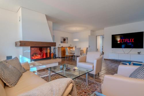 Neerach Villa | Entire House, Terrace, Garden, BBQ, 3 TVs - Zurich Region