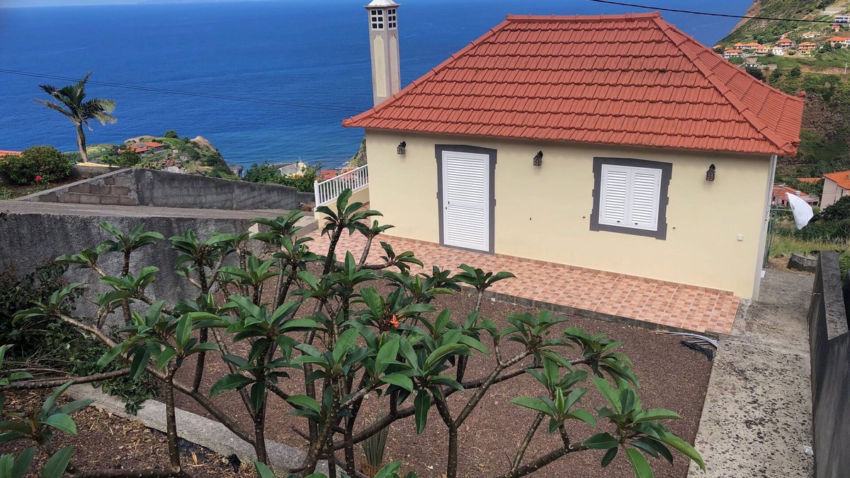 Faial House | Entire house with astonishing mountain and ocean view.