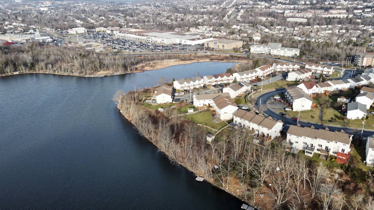 Dartmouth House | Entire Lakeside House New Renovated