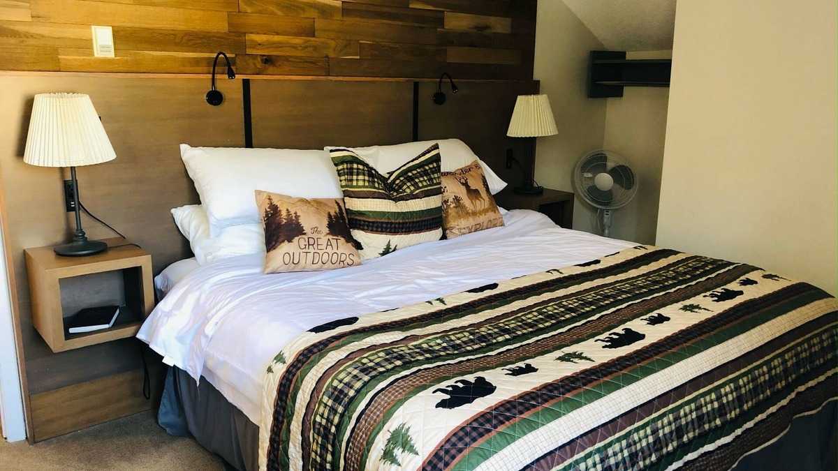 Harvie Heights Apartment | Entire Lovely Townhouse Mountain View!