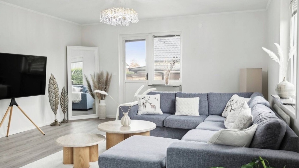 Norrkoping Villa | Entire Luruxy 3 Floor Villa