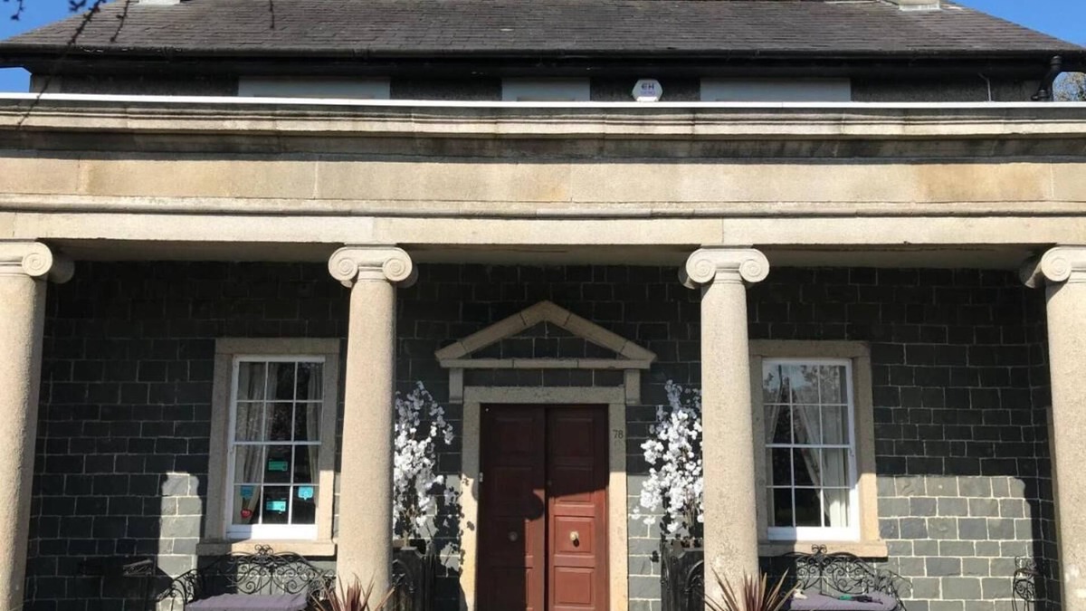 Downpatrick House | Entire Luxury 8 Bedroom Period House with Hot Tubs and Disco Room
