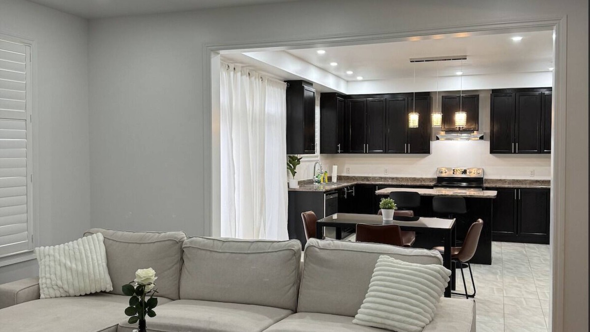 Durham Region House | Entire Modern Home in Oshawa