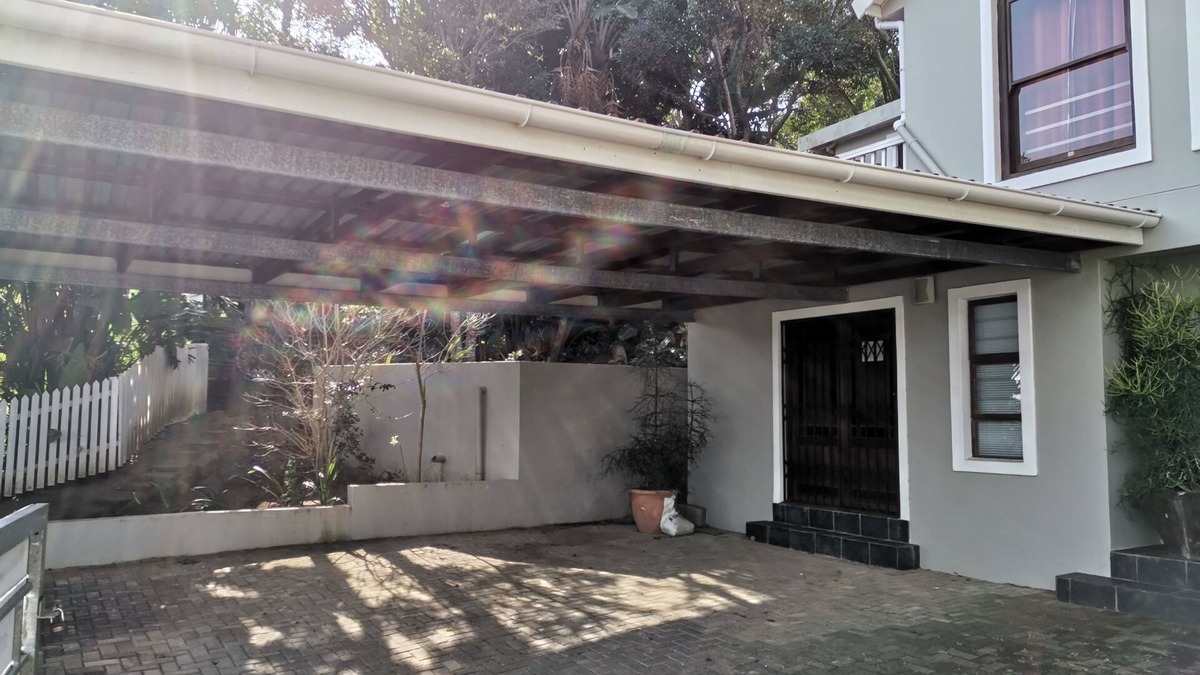 Chintsa House | Entire pet friendly house, close to the river, beach, shops, restaurants, & more