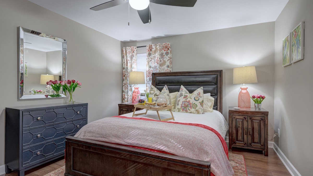 Glen Iris Condo | Entire renovated condo in gated community for you