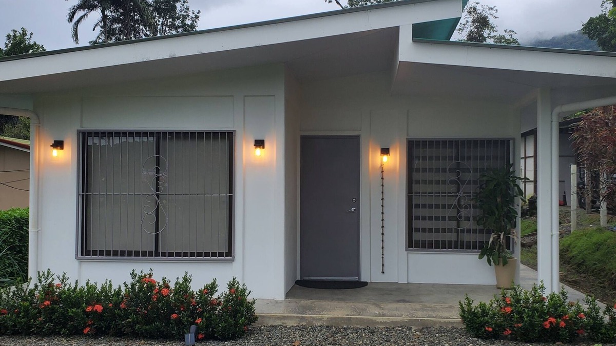 Uvita House | Entire Residential Home in Uvita- 8min from the Beach