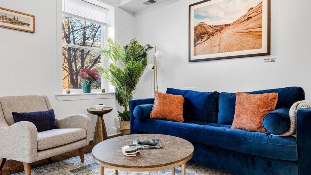 Eckington House | Entire Rowhome in Northwest Washington (Free Parking Spot Included)