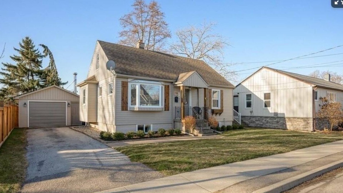 Jordan Station House | Entire Separate 1 Bedroom Guest Suite BASEMENT(Attraction for Winery🍷 & so on)