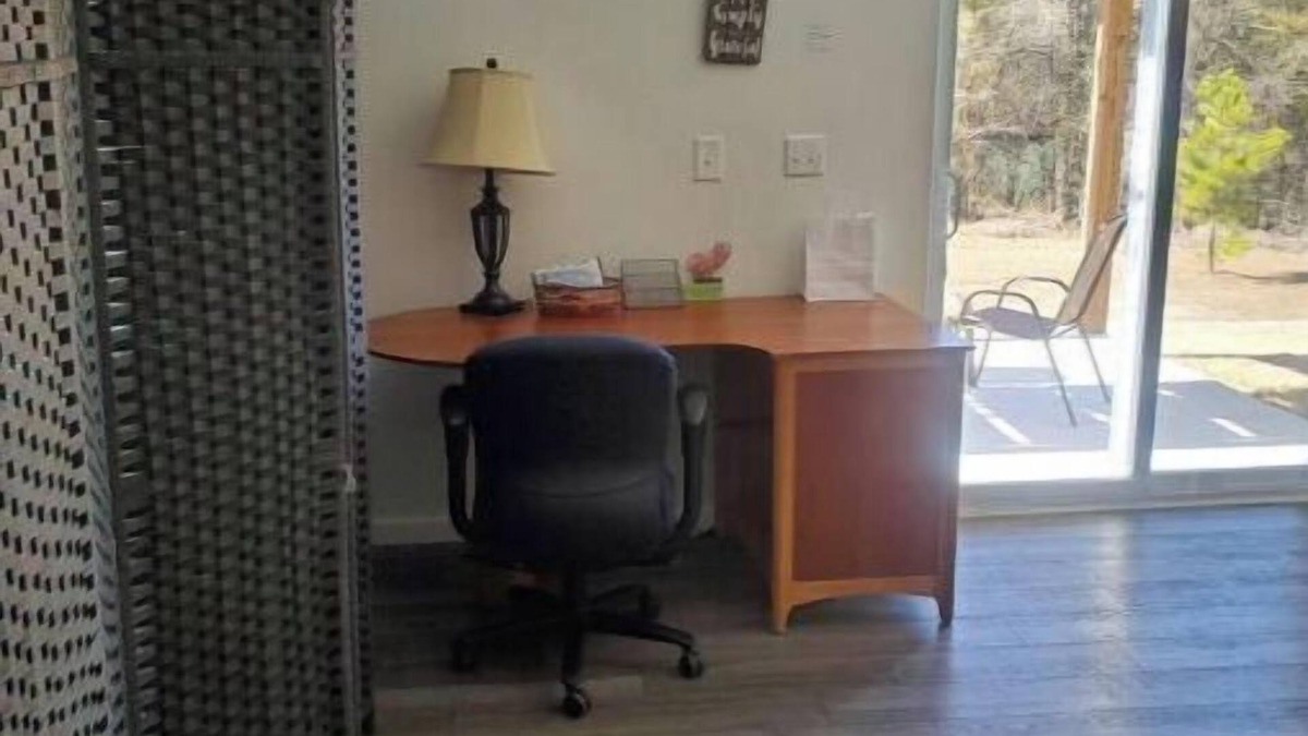 Harwood Lane Apartment | Entire Studio Apt + Patio + Lake View + Private
