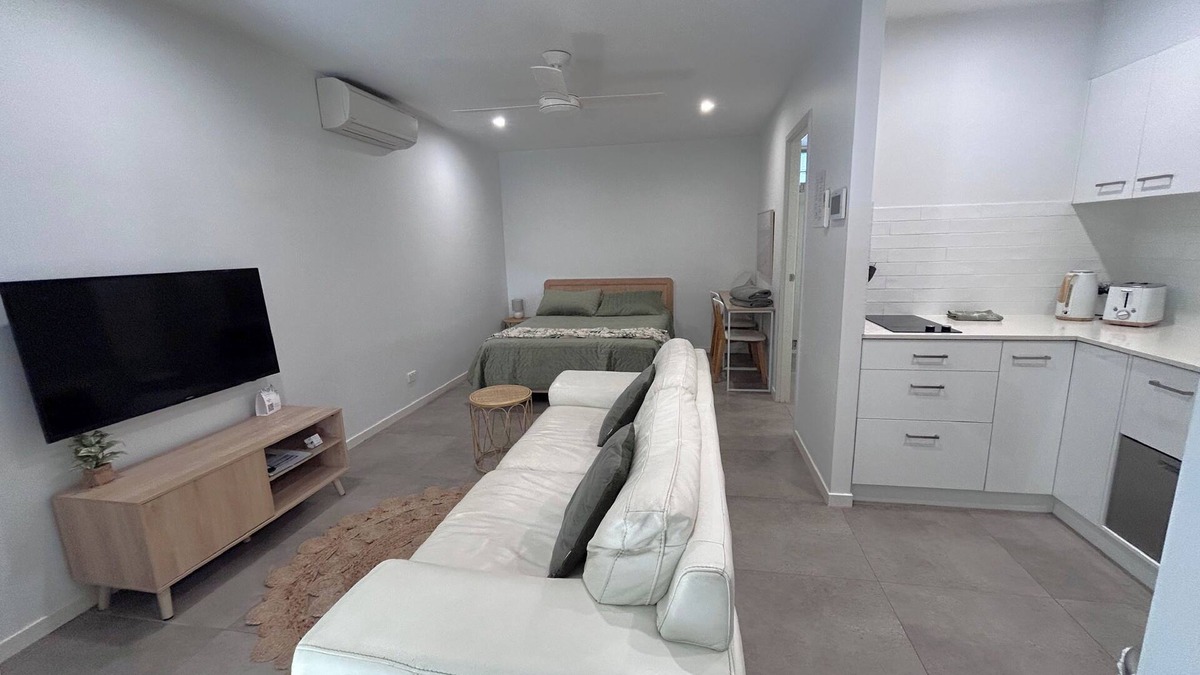 Manly Apartment | Entire studio with kitchenette, bathroom and outdoor area