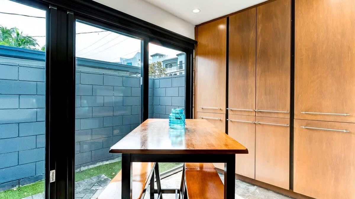 Hendricks and Venice Isles Apartment | Entire Townhouse Ft Lauderdale