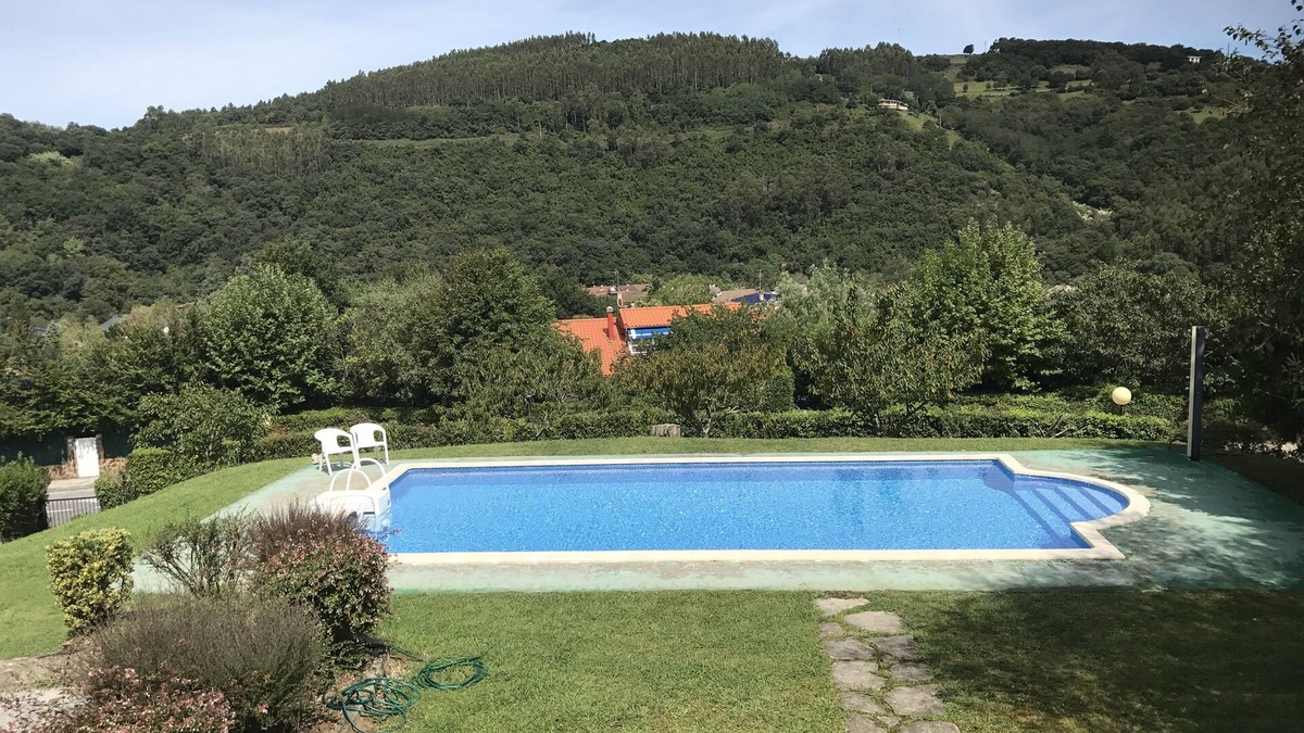 Isuskitza House | Entire villa with pool and amazing views