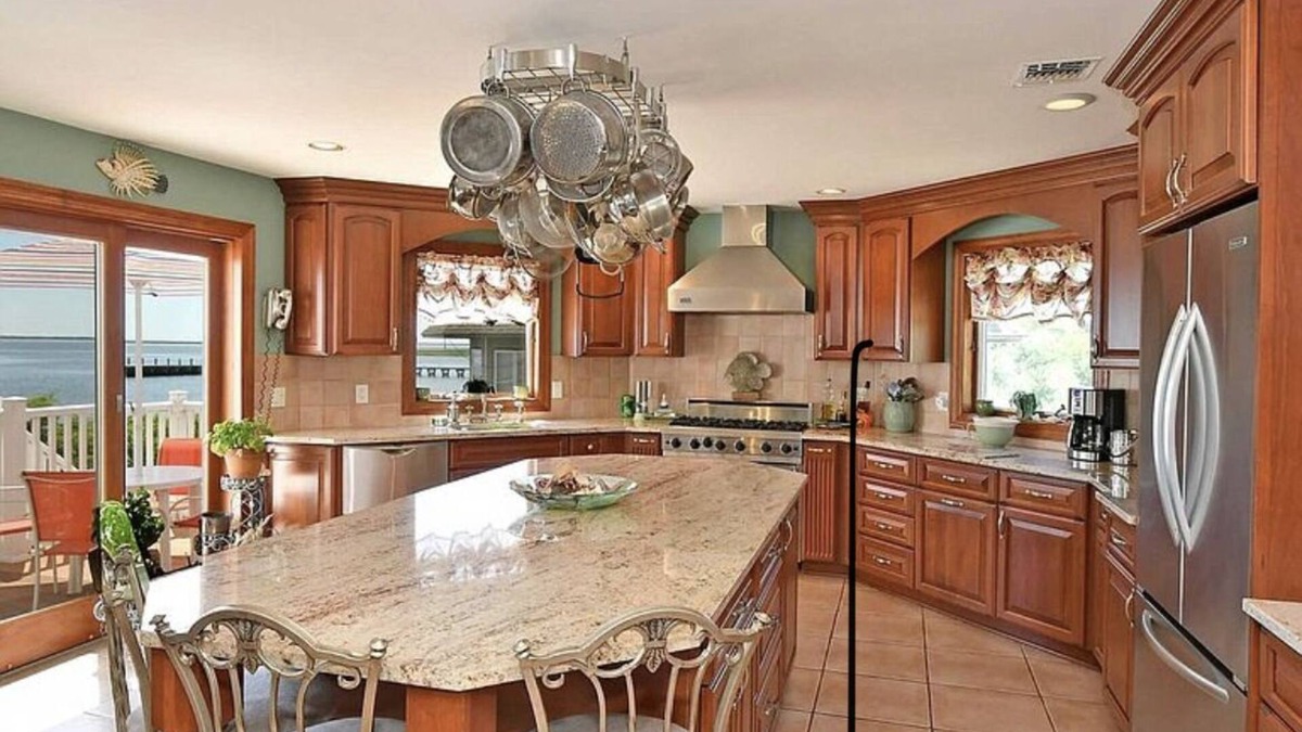 Mastic House | Entire Waterfront Home with Panoramic Views of the Bay and Private Beach