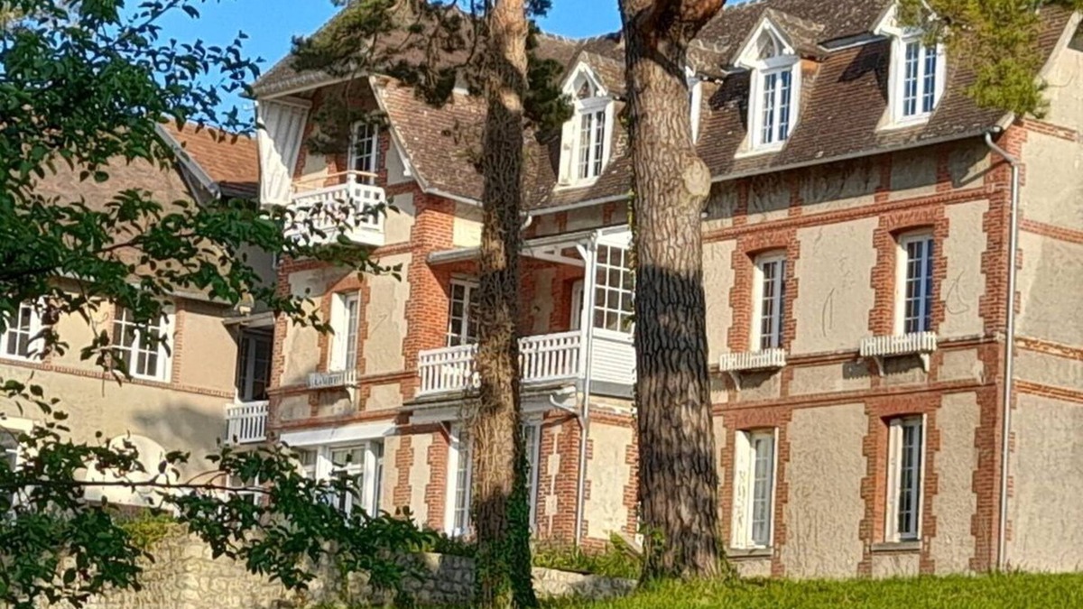 Cricqueboeuf Apartment | Entre Honfleur et Deauville, Face à la Mer, Dans une Bâtisse Normande