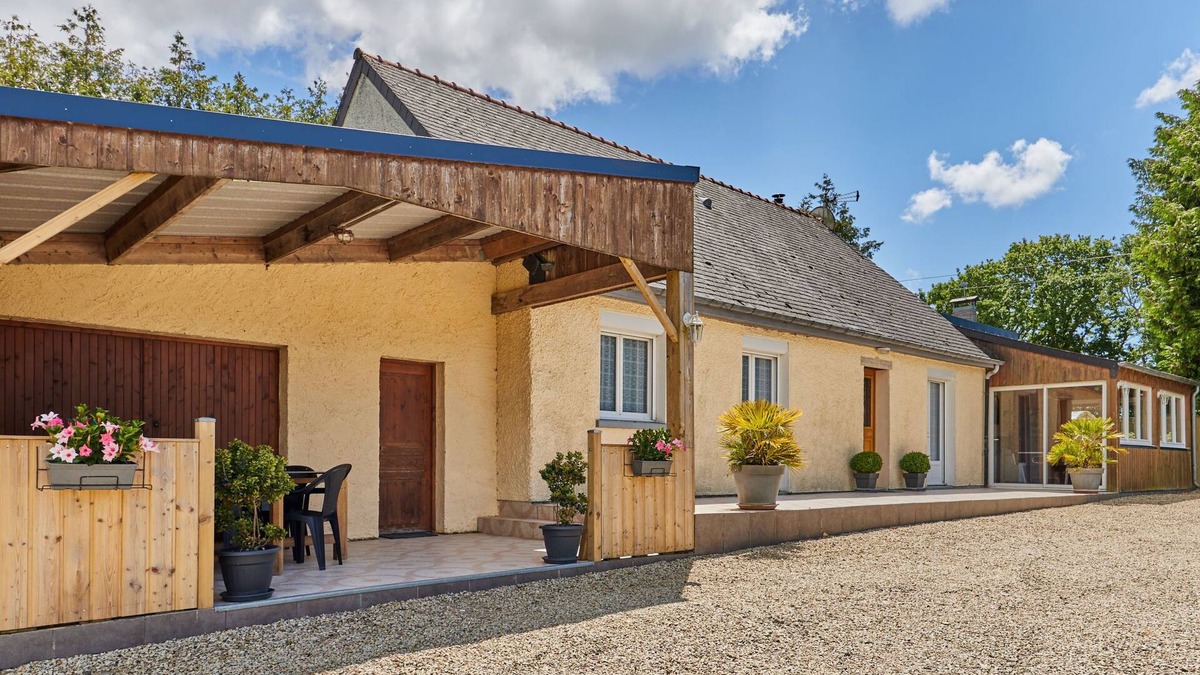 Le Mesnil House | Entre mer et campagne 3 by Interhome