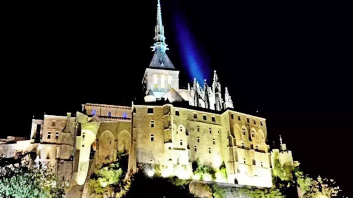 Vains House | Entre Mont St Michel et Merveille