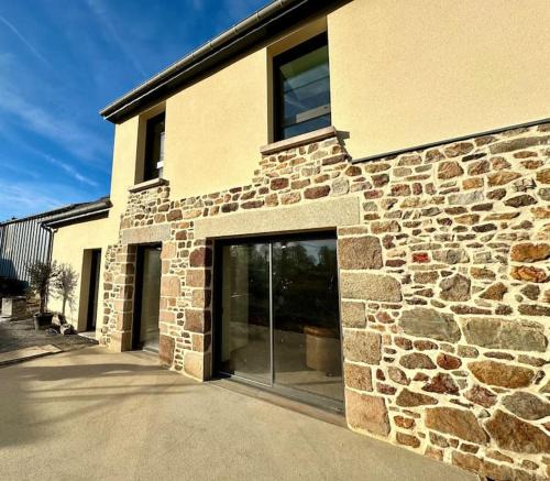 Irodouer House | Entre Rennes et St Malo, grande maison lumineuse Chez Mathilde