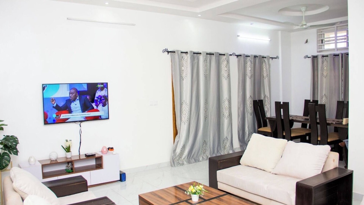 Abomey-Calavi Villa | Entree Personnelle T3, non loin de Fidjrosse Plage (club des rois)