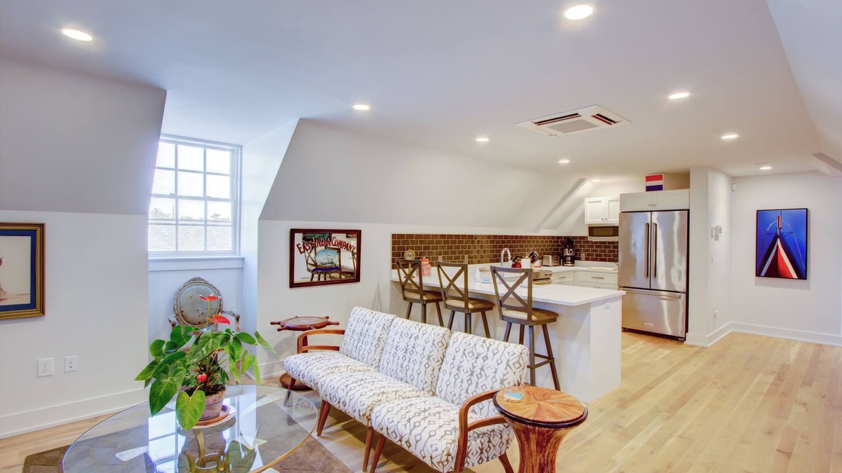 Charleston Historic District Condo | Enviable Location Blending Charm and Comfort