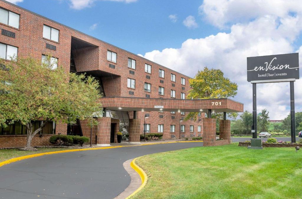 South St. Paul Hotel | enVision Hotel Saint Paul South