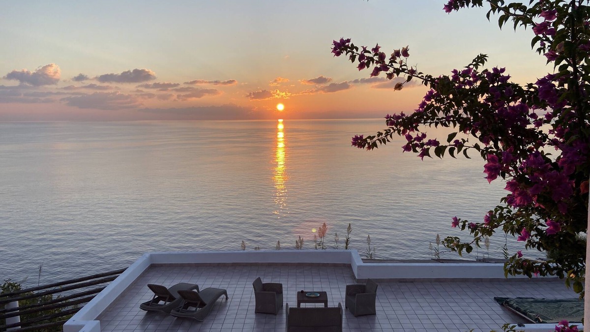 Lipari Villa | Eolian Villa "Mare" - Floating over the sea