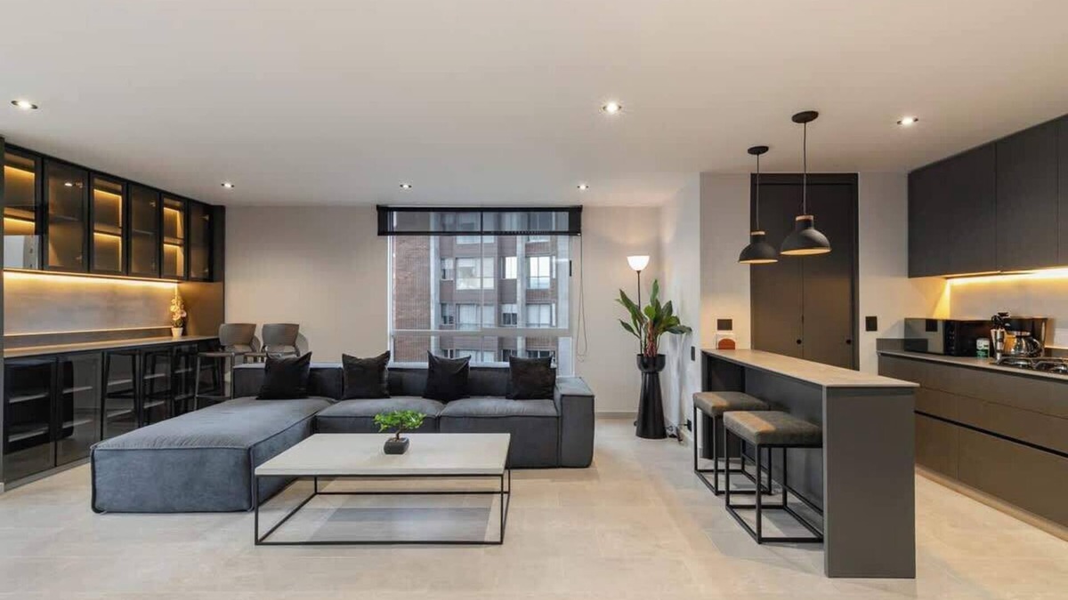 Lalinde Apartment | |EP| Spacious Apt with AC, Workspace, Views