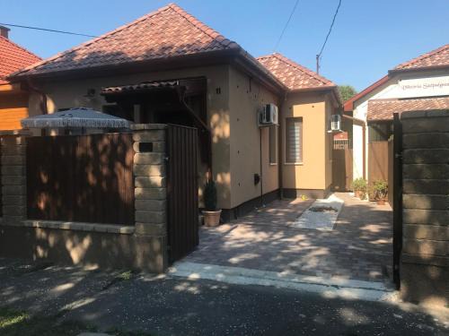 Gubacsipuszta Apartment | Eperjes Ház