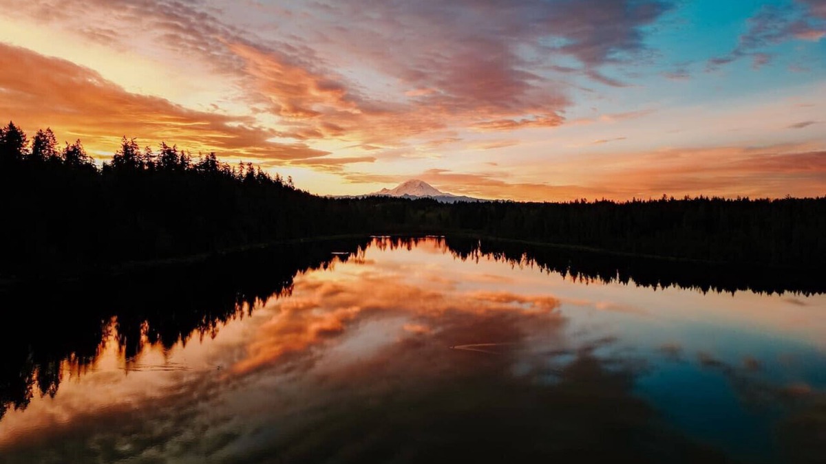 Maple Heights-Lake Desire House | Epic Lake Mt View/Hot Tub/Firepit/KingBed/Kayak/AC