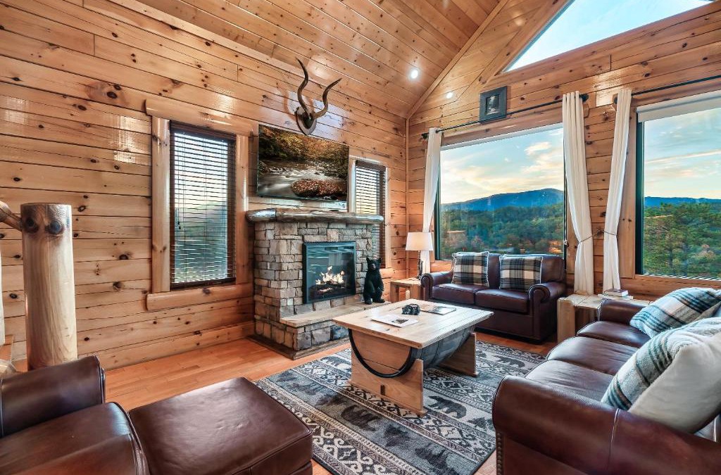 Gatlinburg - Pigeon Forge House | Epic Mountain Views, Hot Tub, Game Room, Sleeps 10
