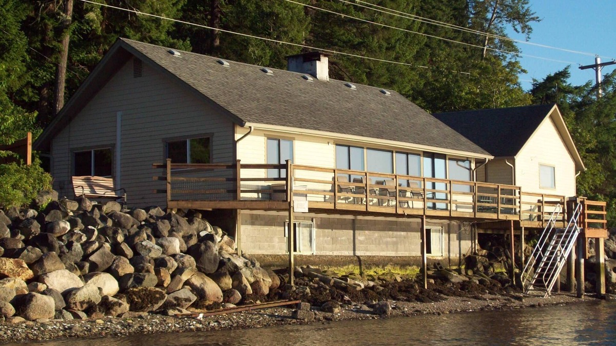 Union House | Epic Views! Waterfront near Alderbrook. Union City Beach House at Hood Canal