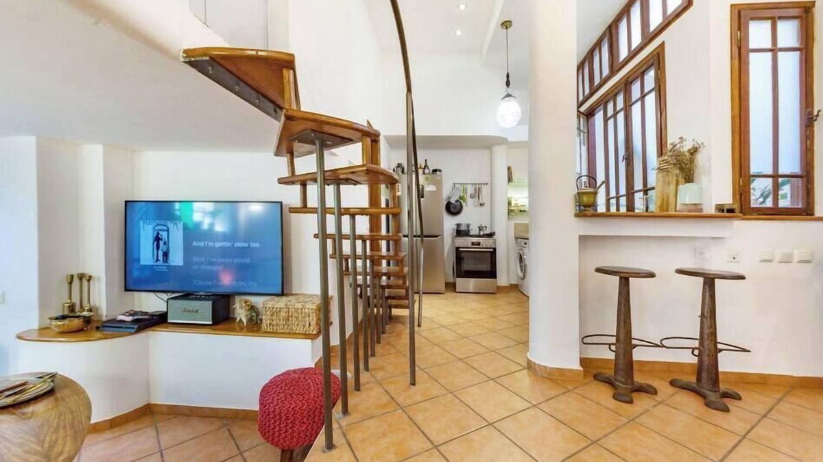 Kerem HaTeimanim Apartment | EPONA - Banana Beachfront - 70 SQM