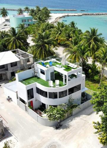 Muli Hotel | EQ SURF RETREAT