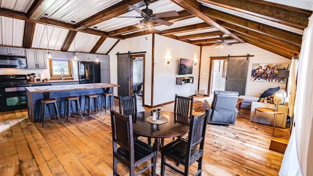 Epworth Cabin | Equestrian Escape Sum