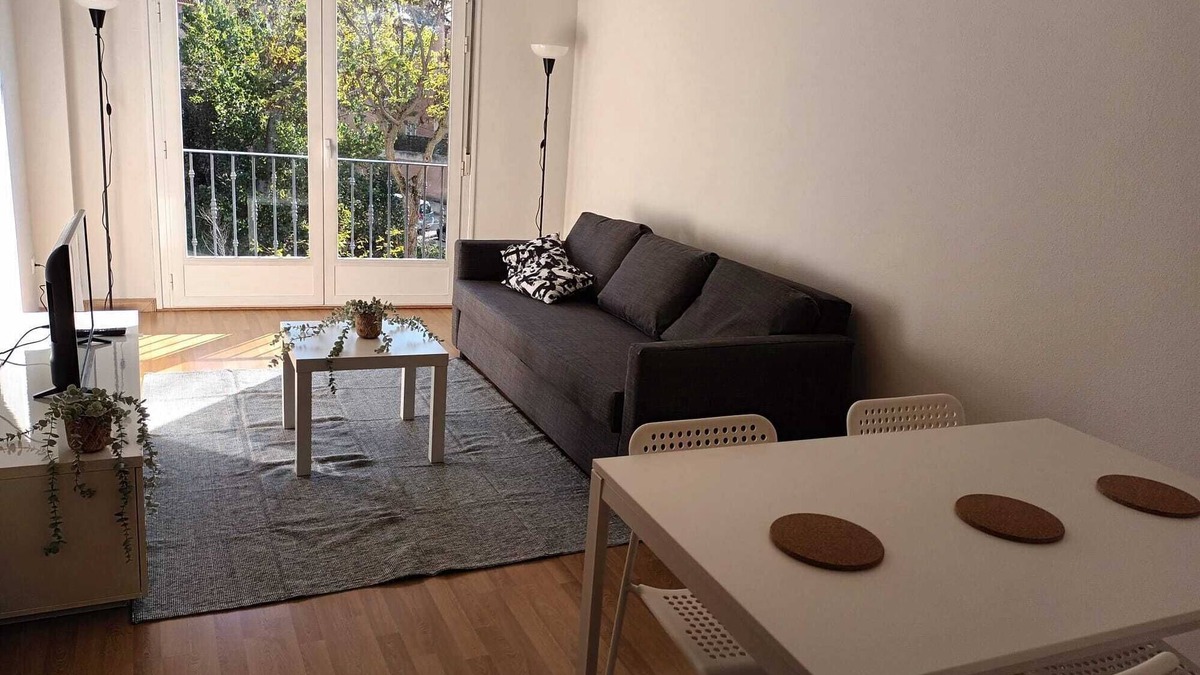 Algete Condo | Equipped apartment and direct assistance throughout the stay.