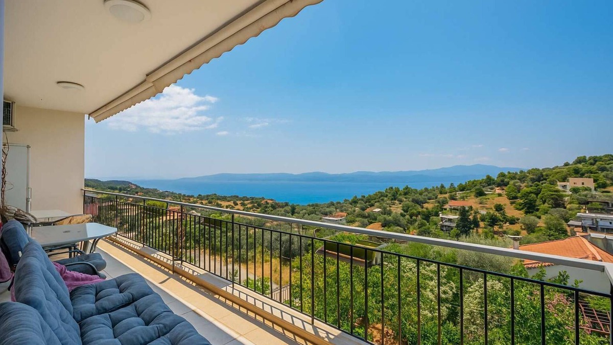 Eretria Apartment | Eretria Seaview Retreat with Balcony & Style